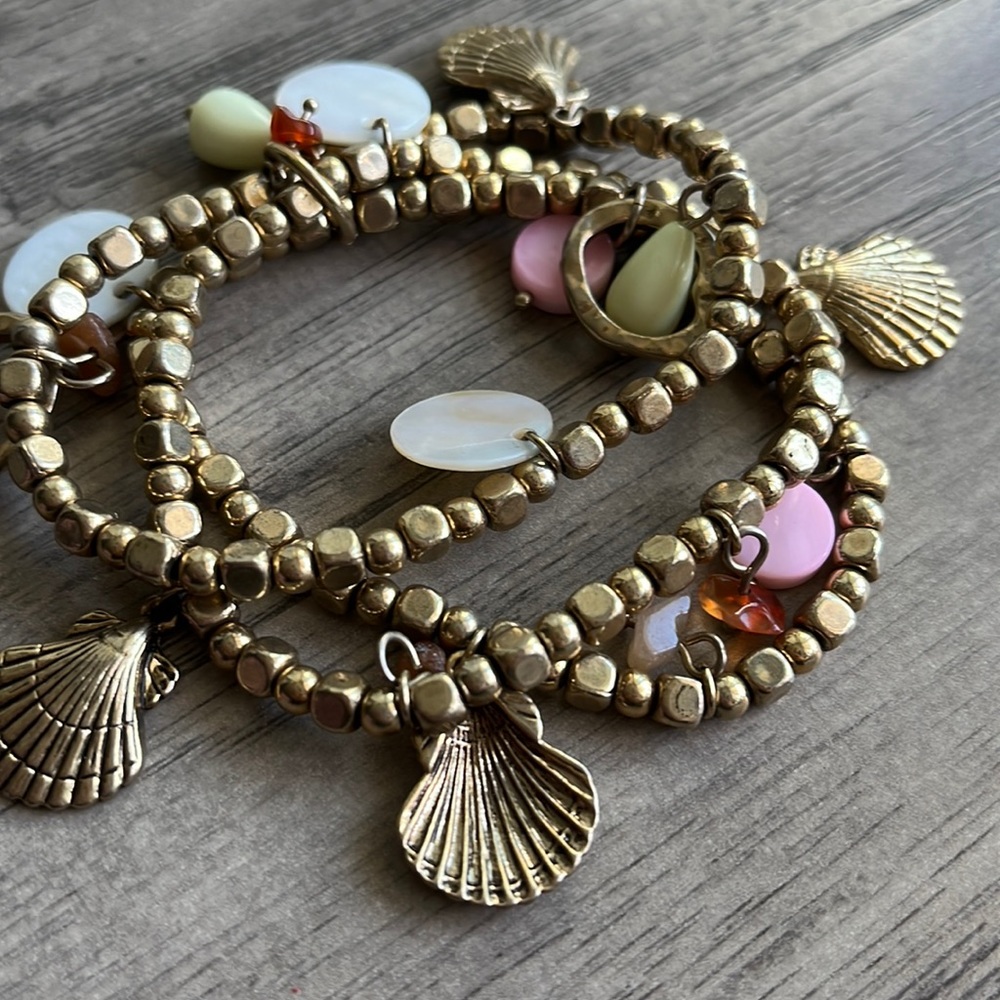 Cute seashell bracelets!